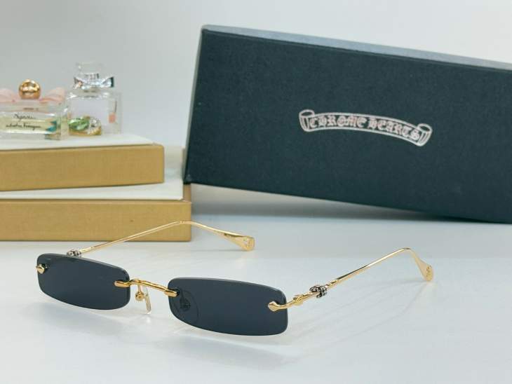 Picture of Chrome Hearts Sunglasses _SKUfw66527047fw